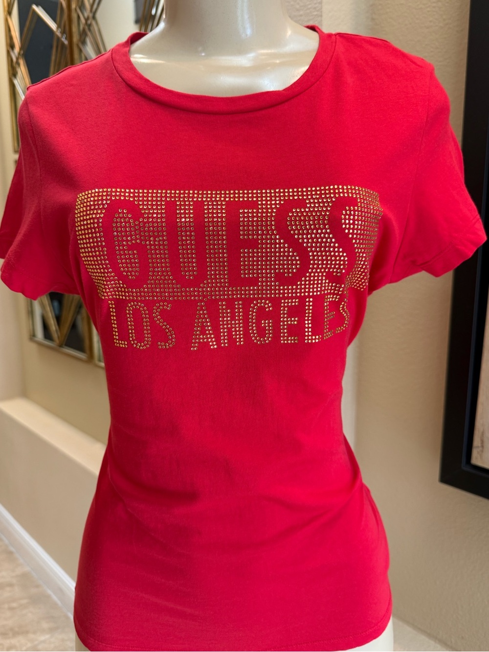 GUESS Los Angeles Women's T-shirt/large
NWT
